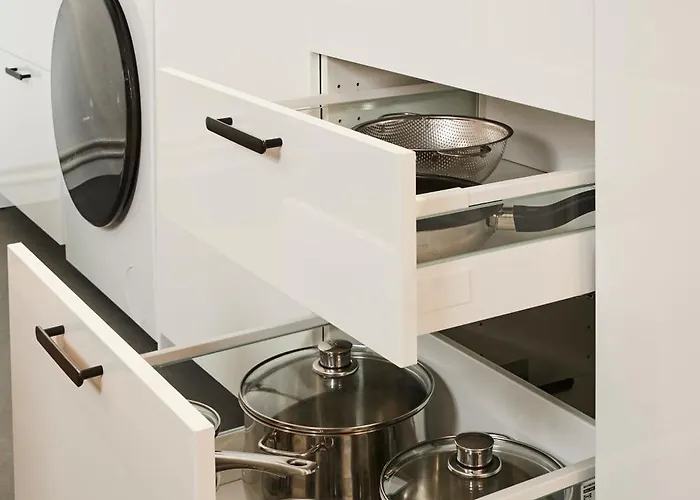 Olive - 3x Kingsize Bedrooms - Free Parking